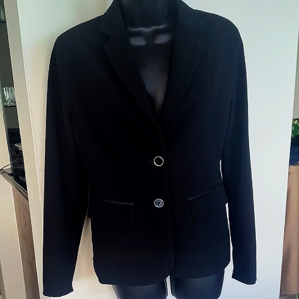 Elegant Black Women's Blazer